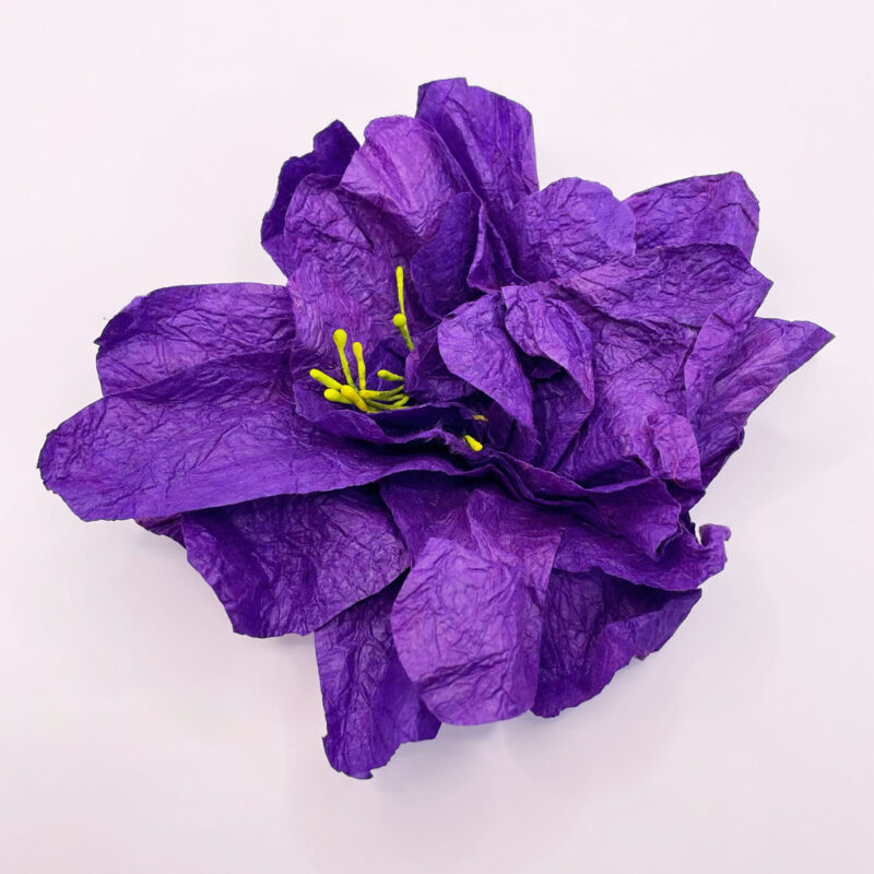 Spilla a fiore viola